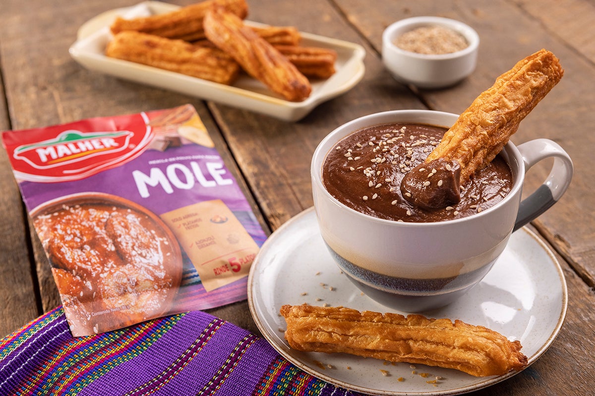 CHURROS CON SALSA DE MOLE