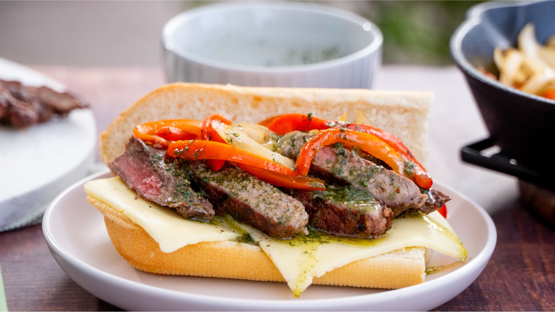 Sandwich de carne chimichurri