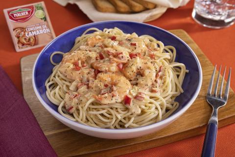 PASTA CON CAMARONES Y ALBAHACA